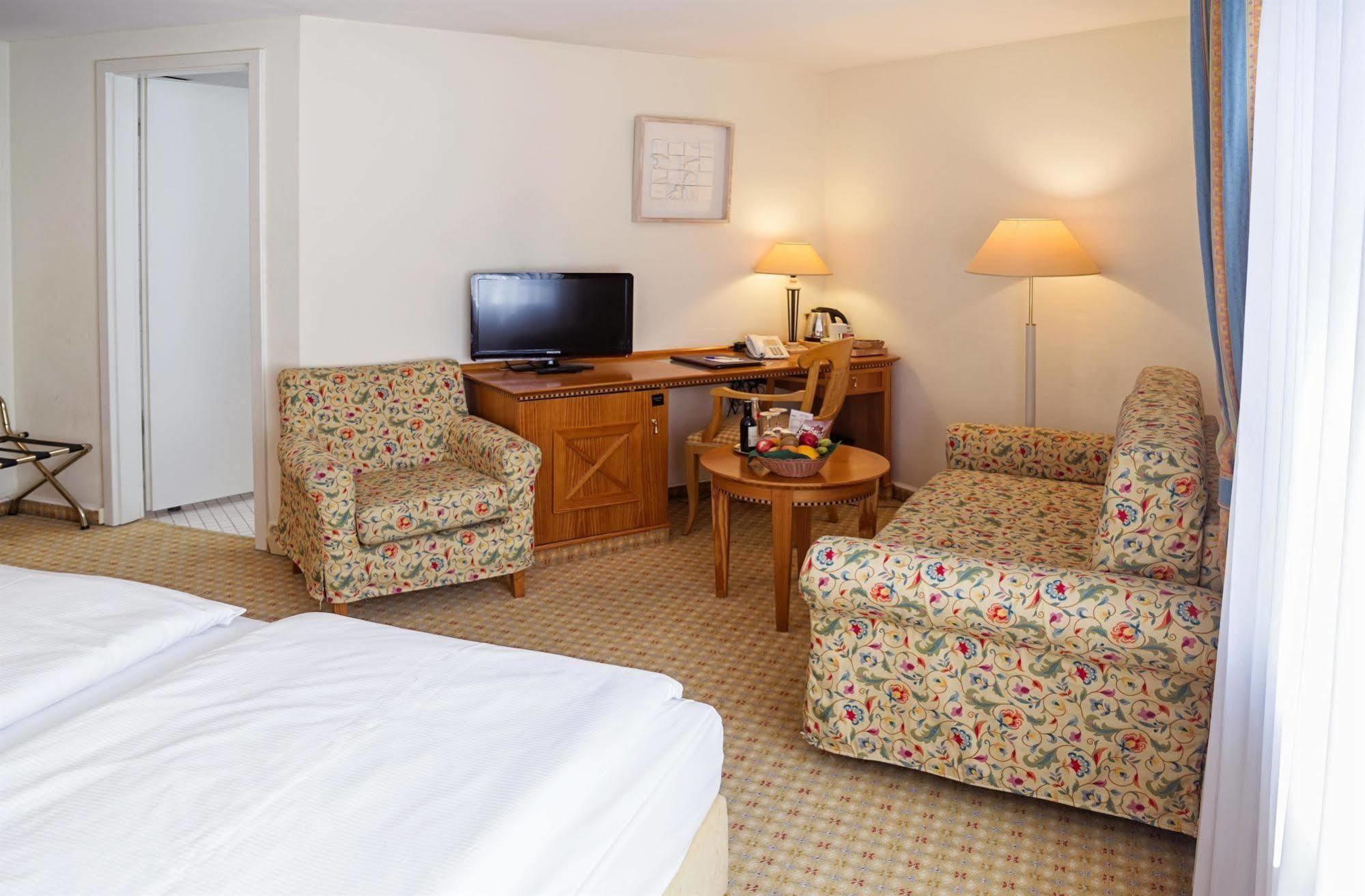 Domicil By Golden Tulip Hotel 4*